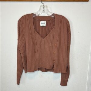 Abercrombie & Fitch, US size medium. Women's brown/terracota sweater set.
